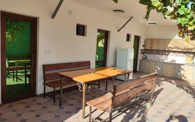 Artur's Poolside EXciting Rest house of 5 rooms