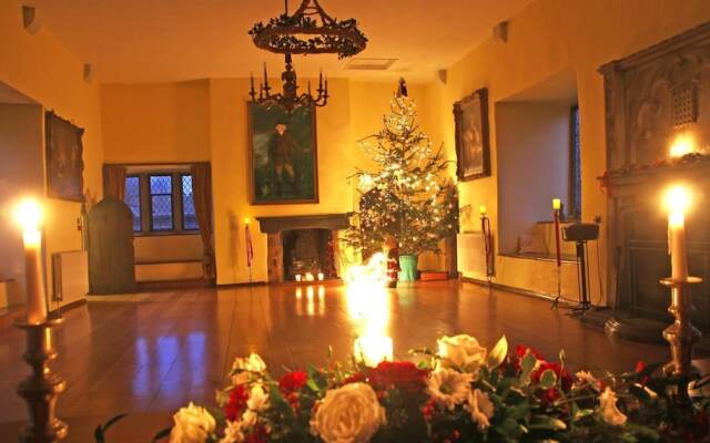 Bickleigh Castle Hotel