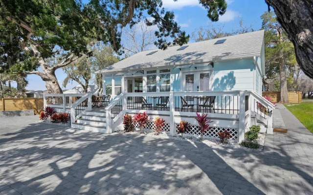 Waterfront Incredible Views Fire pit Renovated
