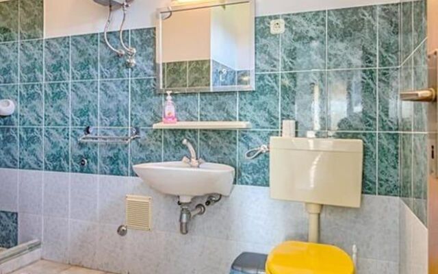 Comfort Pool Apartments