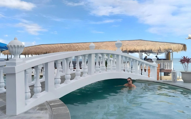 Gili Beachfront Suites