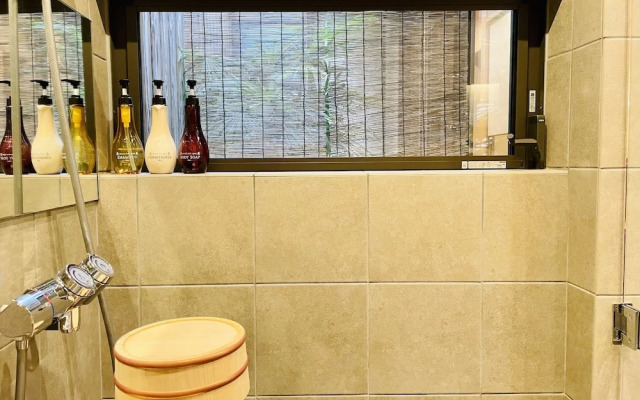 Kouhaku Kinkaku Fuku