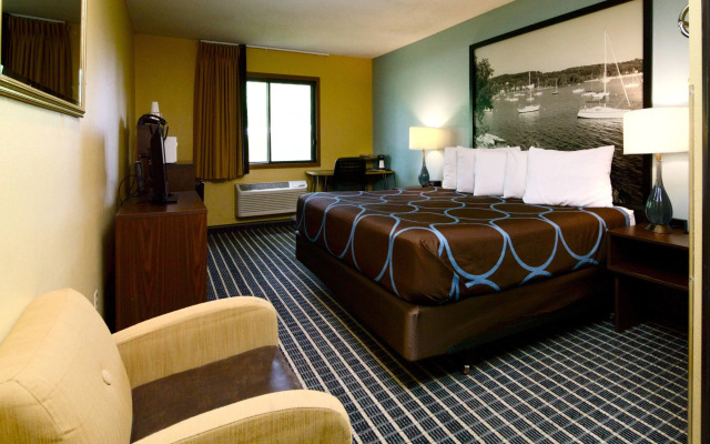 Super 8 by Wyndham Red Wing