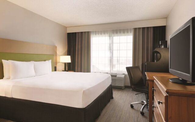 Country Inn & Suites by Radisson, Springfield, OH