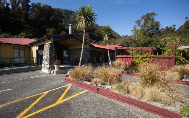 Haka House Franz Josef