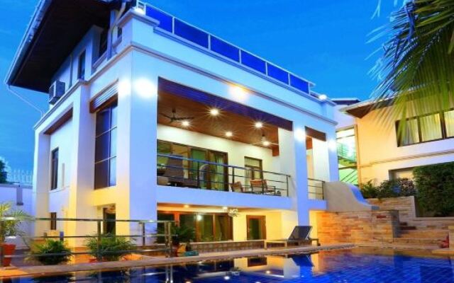 Luxury 9 Bedroom Pool Villa City Centre Walking Street