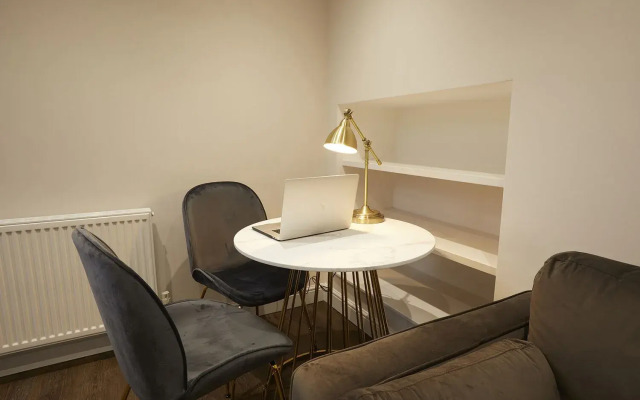 Three Cranes Serviced Apartments