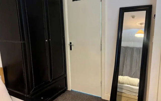 Family Ensuite in Dudley