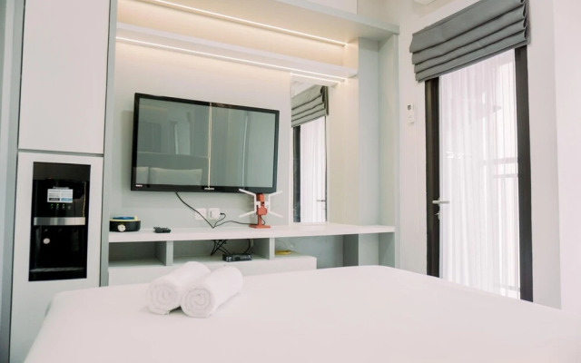 Restful And Well Furnished Studio Transpark Bintaro Apartment