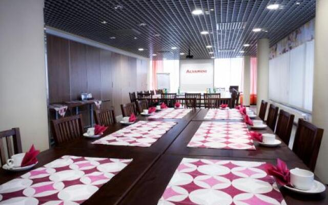 Hotel Alvariini