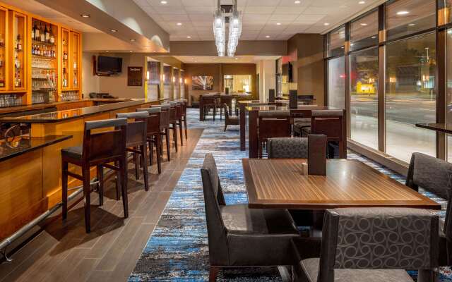 DoubleTree Suites by Hilton Hotel Minneapolis