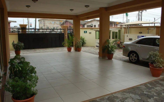 Millicent Hotel And Suites