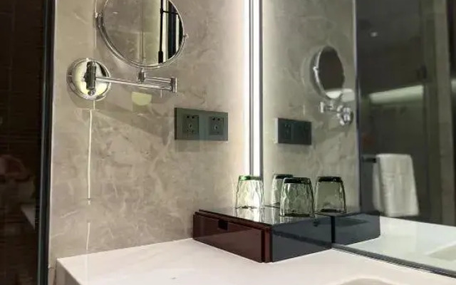 Golden Diamond International Hotel