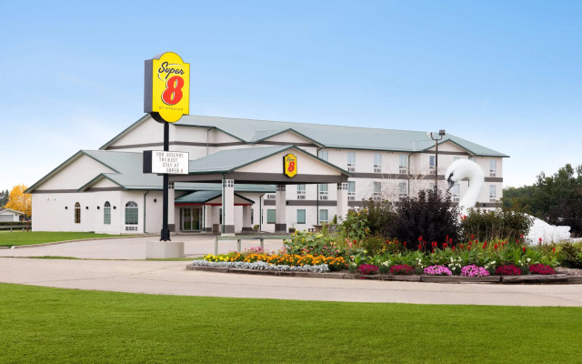 Super 8 by Wyndham Swan River MB