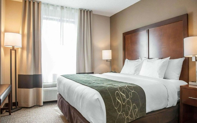 Comfort Suites West Warwick - Providence