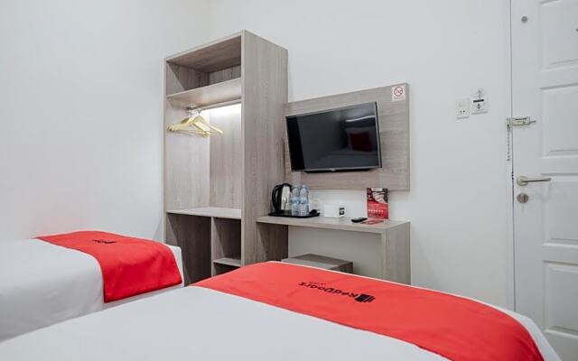 RedDoorz Plus @ Jalan Juanda Medan