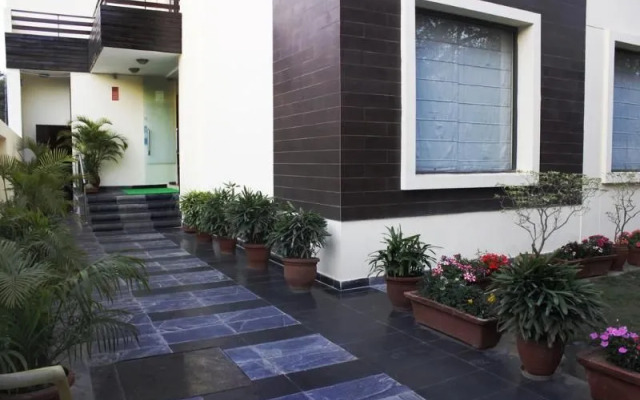 Fabhotel Camria Dlf Phase 3
