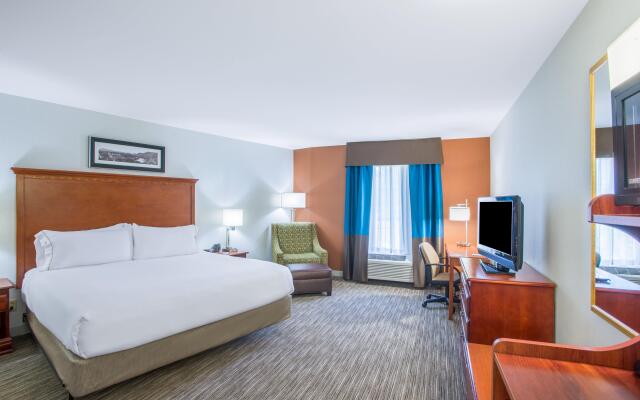 Holiday Inn Express Hotel & Suites Brattleboro, an IHG Hotel