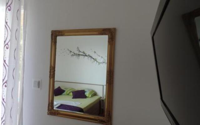 Apartment 4M