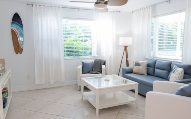 Fort Pierce - 2BD 2BA Tropical Surfside Retreat