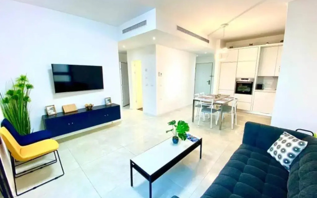 Kerem Hateimanim Area-3 BR with Balcony