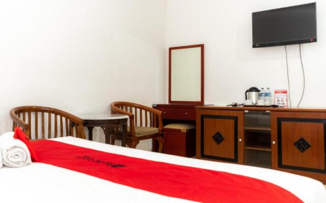 RedDoorz Plus Syariah near Java Supermall Semarang 2