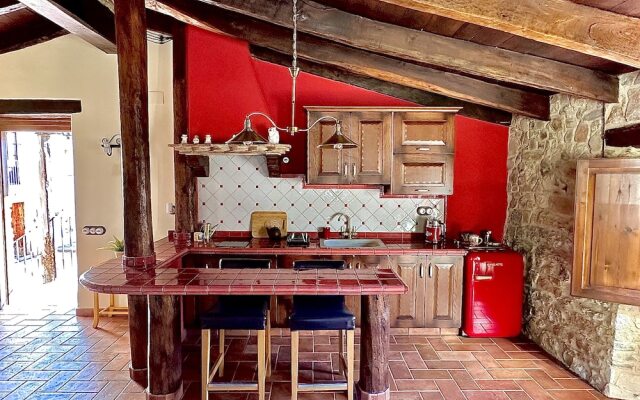 Masia Can Viver - Olive oil tourism B&B