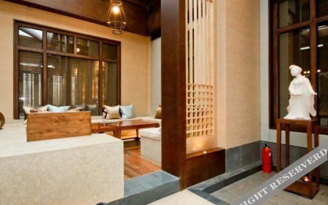 Huaqing Palace Resort & Spa