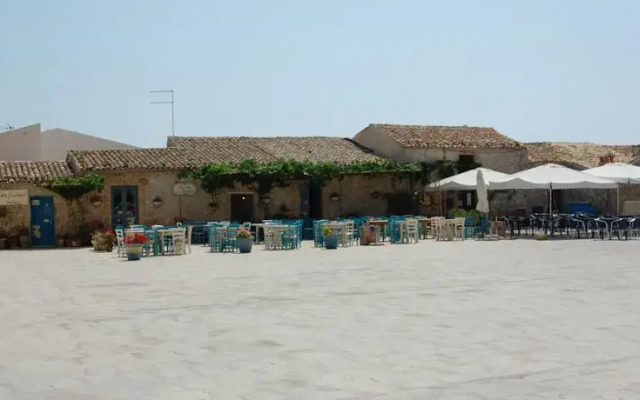 Un Affaccio Sul Borgo