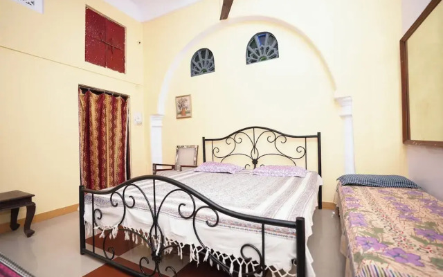 Nukkad Guest House Near City Palace Udaipur