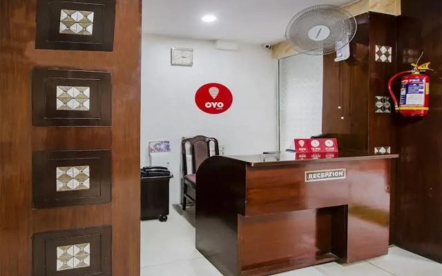 OYO 9627 Hotel Srinivasa Central