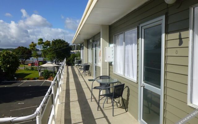 Marina Court Motel and Apartments