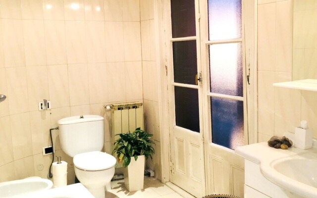 Apartment With 2 Bedrooms in Bilbao, With Wifi