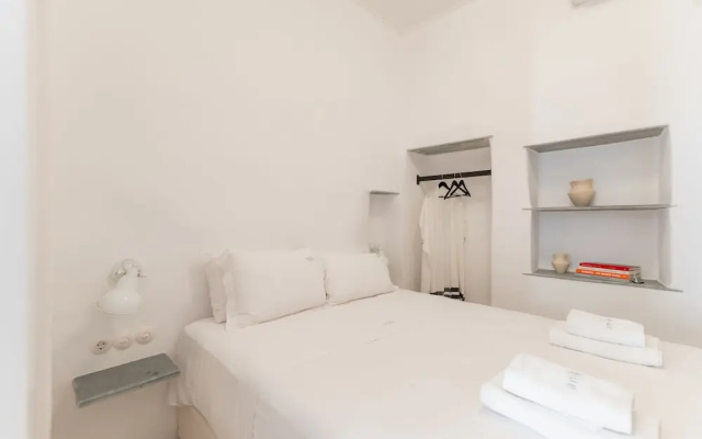 aniko suites White Alley