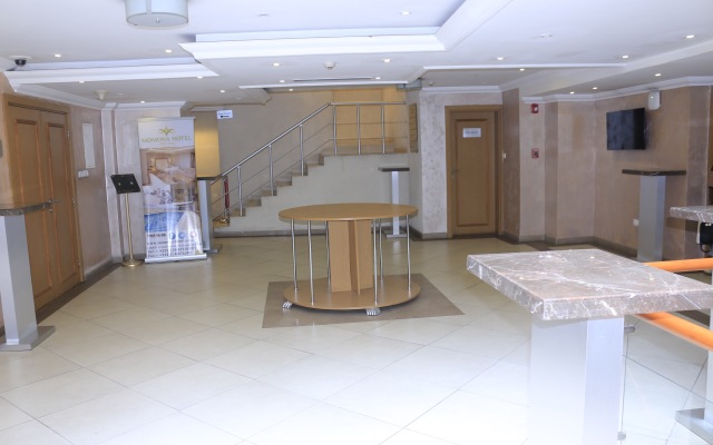 Momona Hotel
