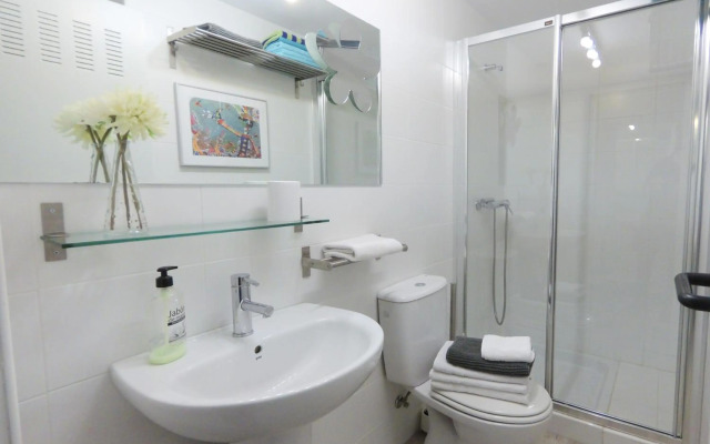 Apart BLANCO para ESQUÍ y ALHAMBRA. Garaje privado