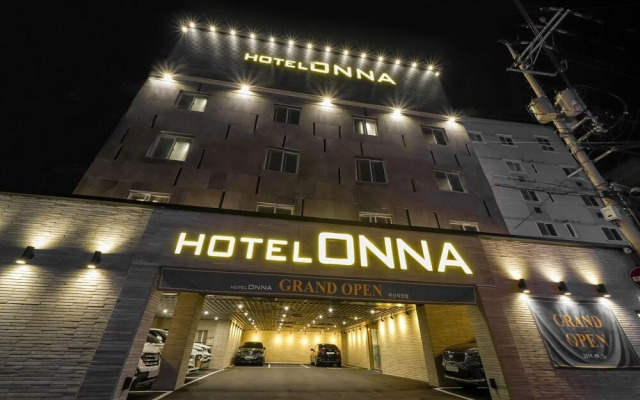 Busan Daeyeondong Hotel Onna