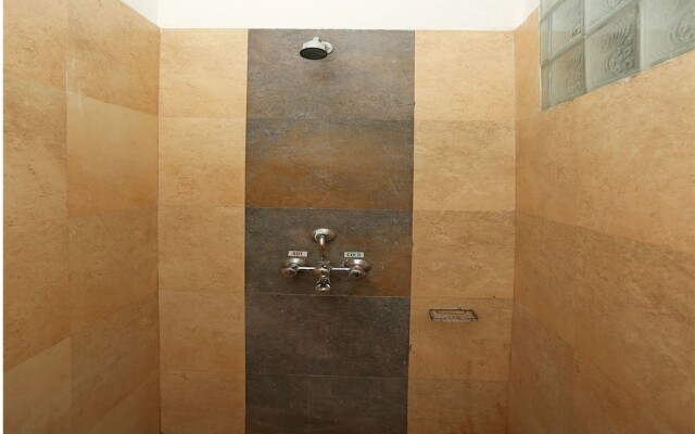 Hotel Vishalas The Raj Kesar Regency