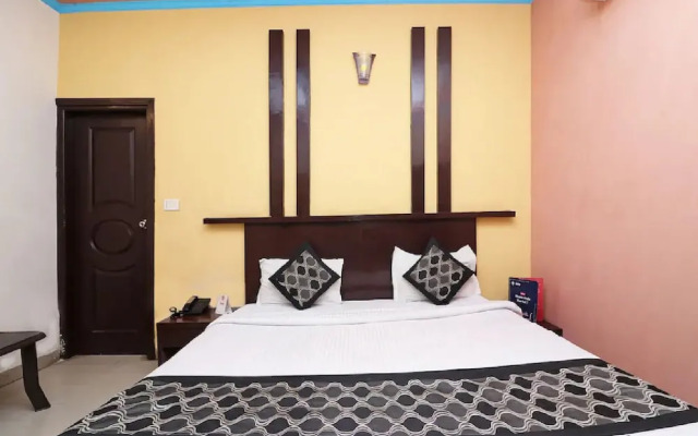 Hotel Aura Deluxe