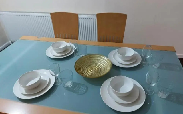 Tranquil Leicester Retreat in Oadby