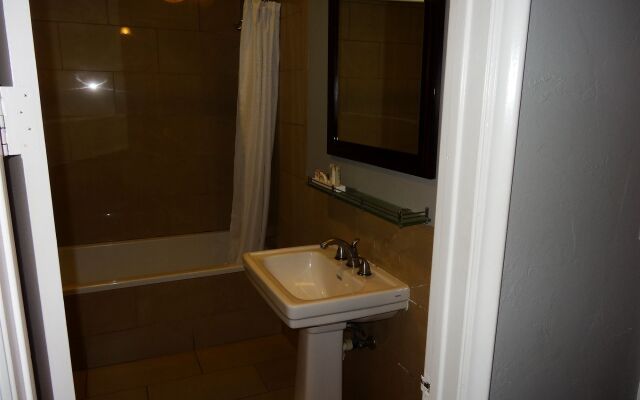 Balboa Inn, On the Beach