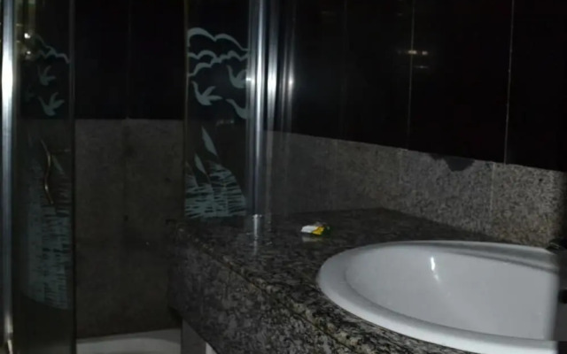 Gracious Hotel