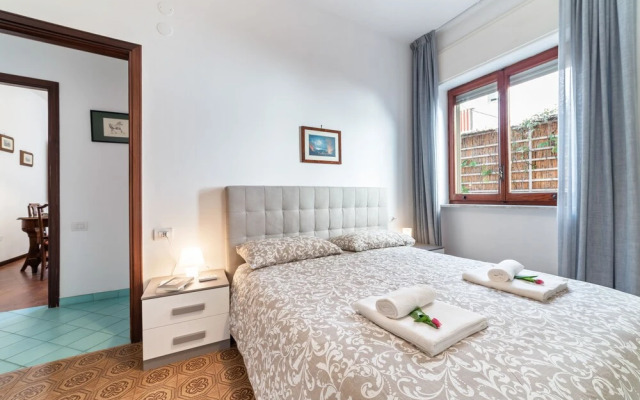 Vietri sul Mare Roomy Flat with Parking