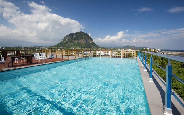 Sun & Moon Resort