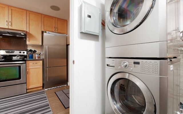 Private and Cozy Home in Kerrisdale