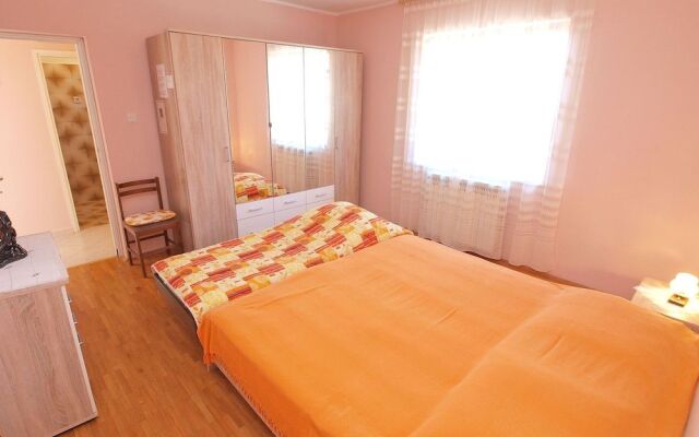 Apartment 757