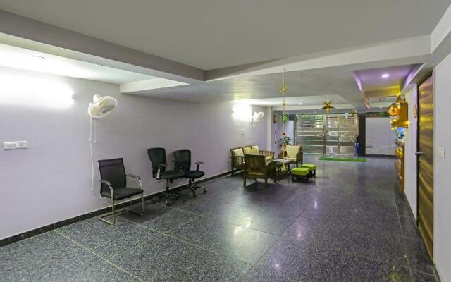 Fabhotel White House Bnb