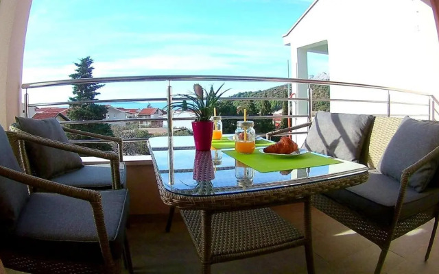 Apartments with a parking space Podaca, Makarska - 15475