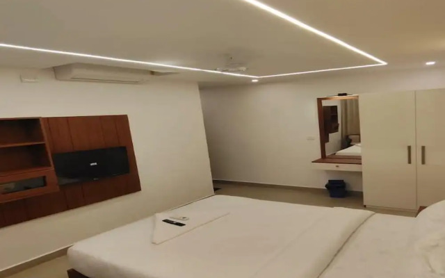 Royal Luxe Business Class Hotel