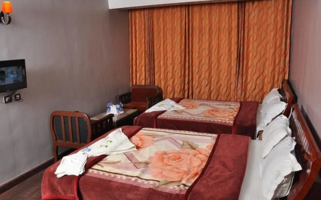 Hotel Grand Paradise Inn
